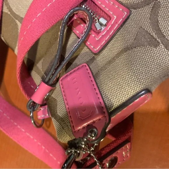 Vintage Coach Brown and Pink Signature Shoulder Bag preowned - Picture 11 of 14